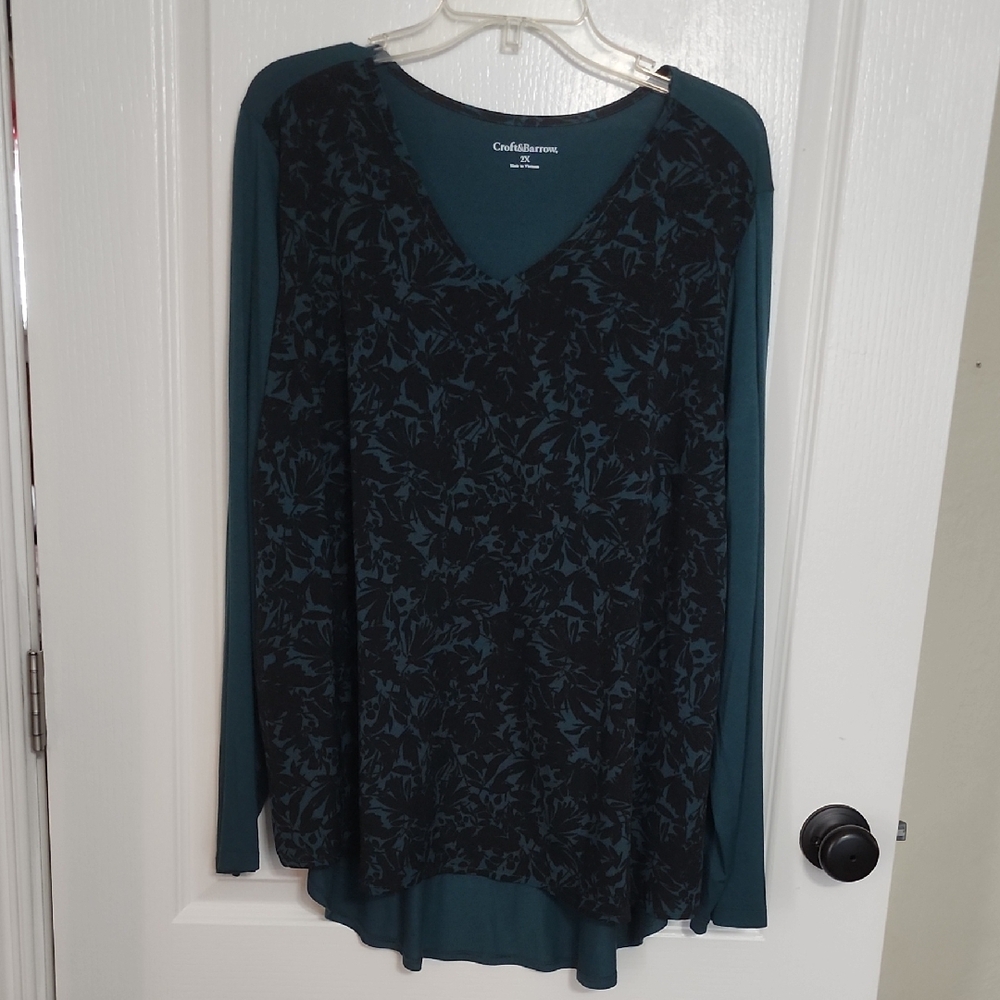 Croft & Barrows Women's Teal and Black Top